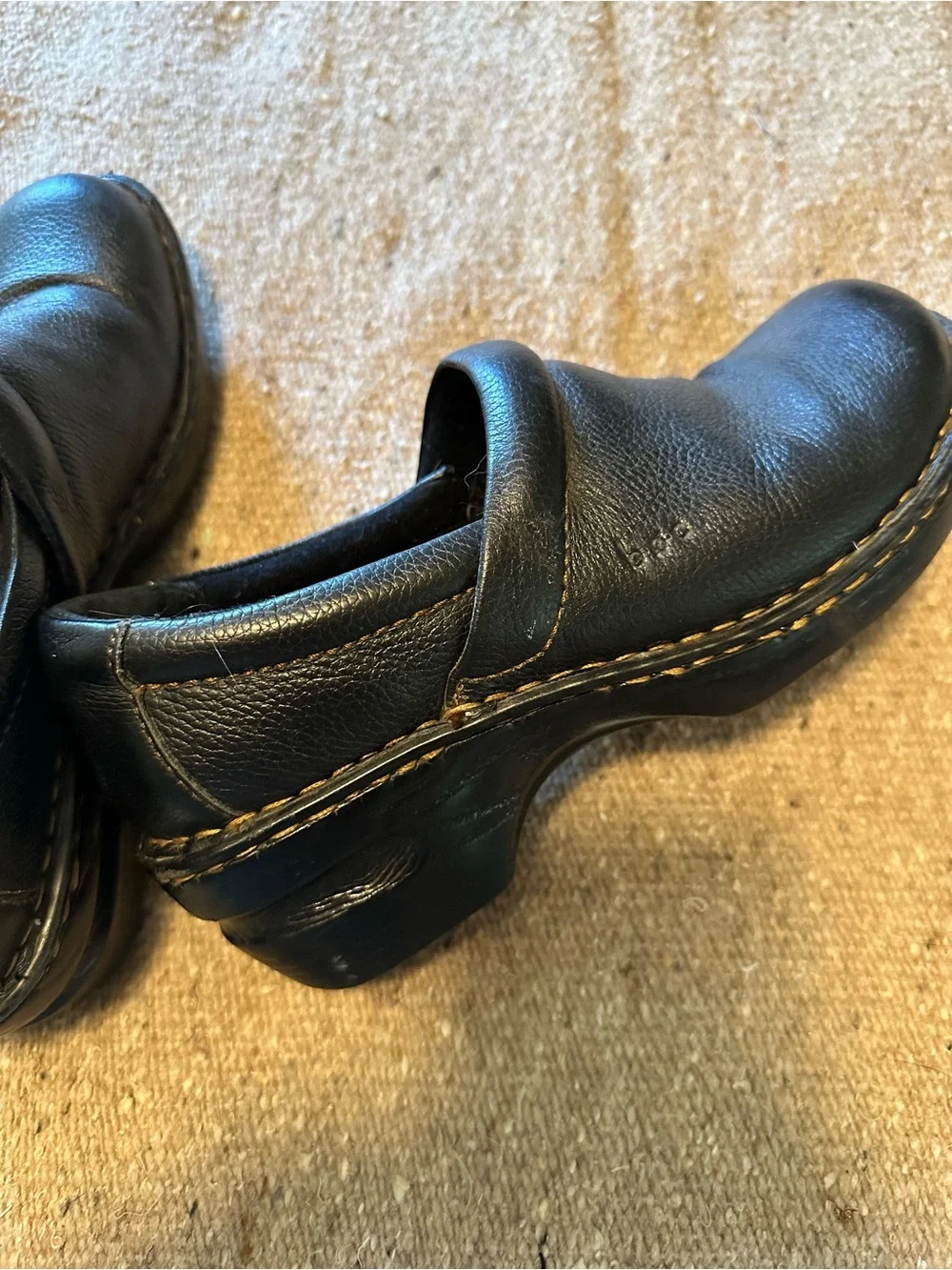 Born b.o.c. Clogs - Picture 2 of 6